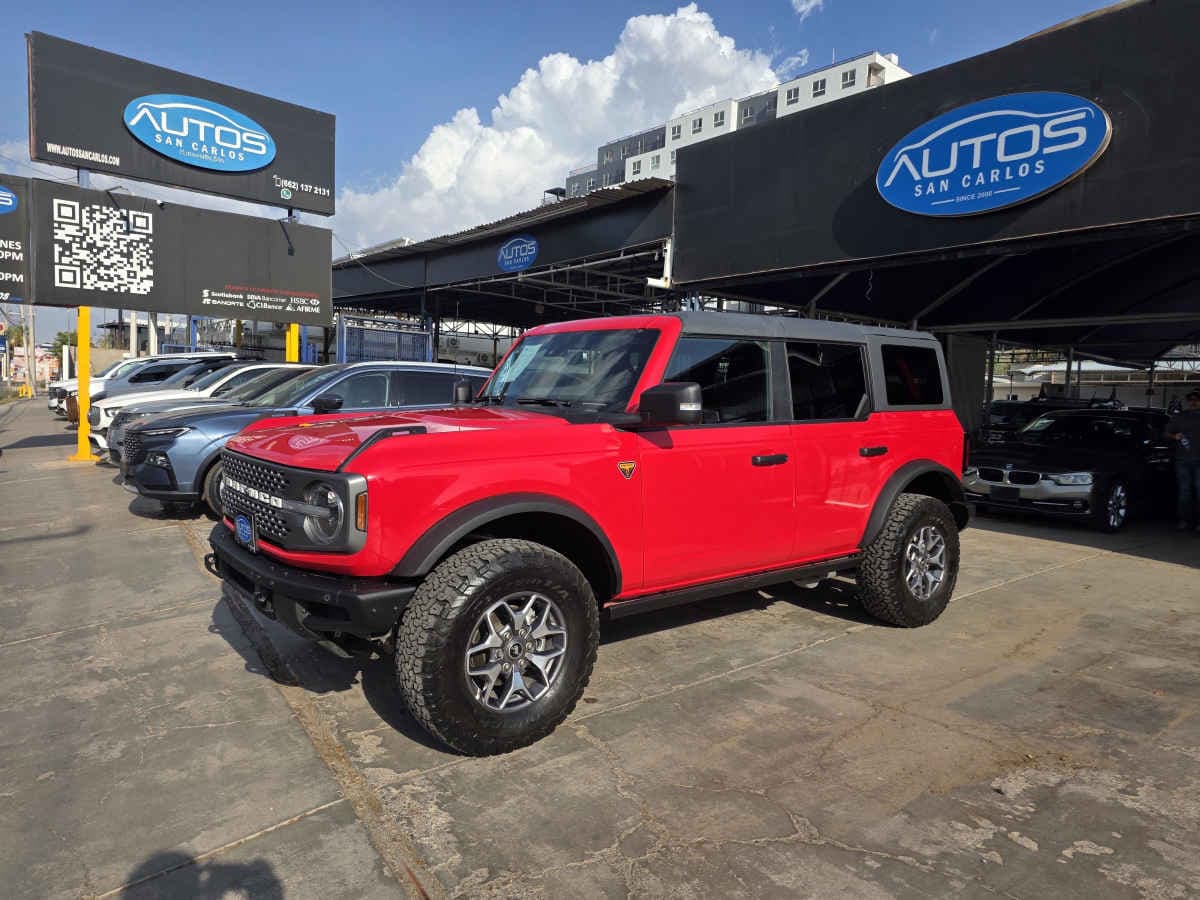 Ford Bronco SUV 2024